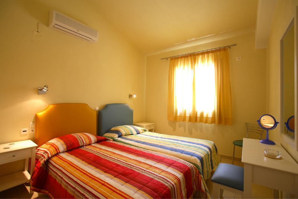 Porto Skopelos Villas Екстериор снимка