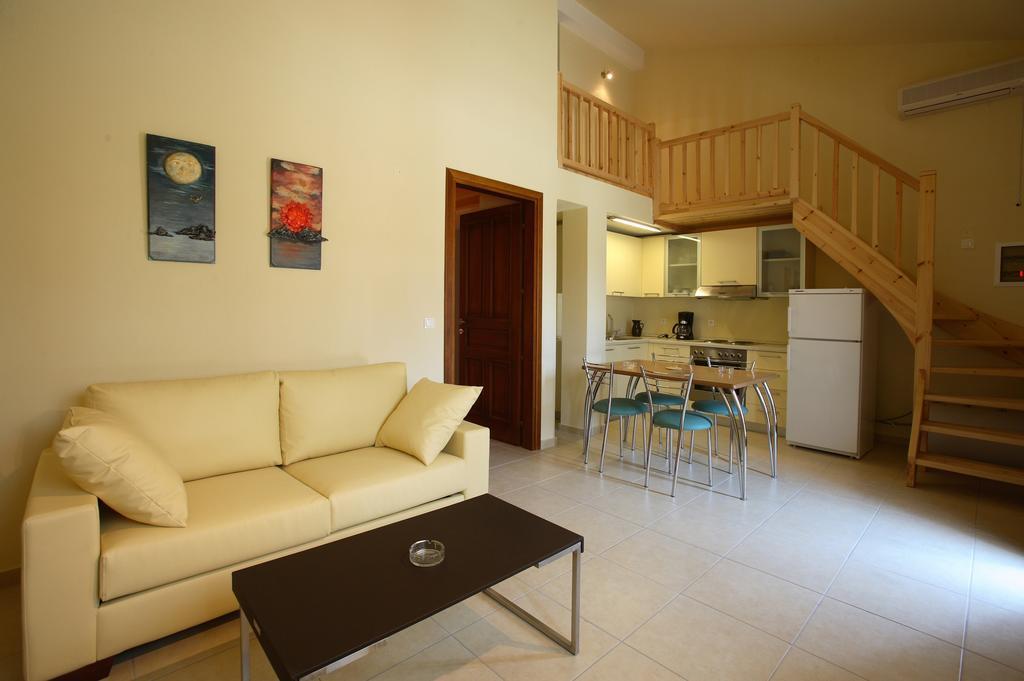 Porto Skopelos Villas Екстериор снимка